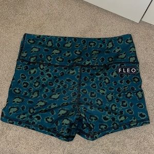 High rise fleo shorts size large!